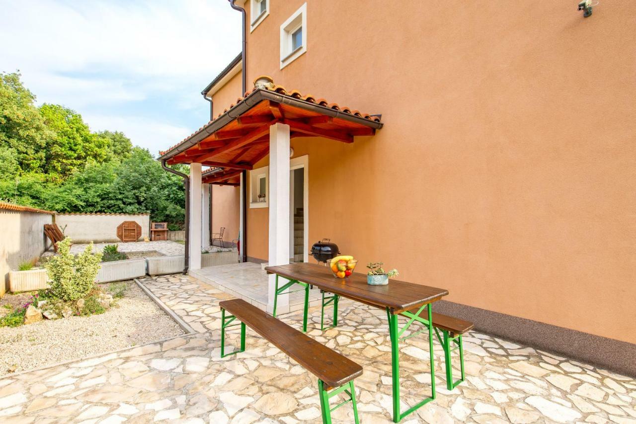 Julija Apartment Dramalj Exterior photo