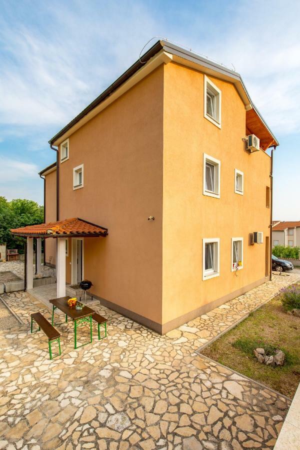 Julija Apartment Dramalj Exterior photo